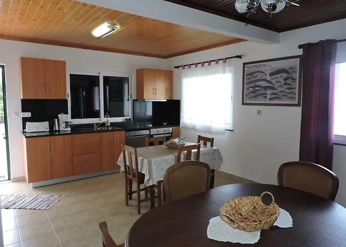 Ninho Do Milhafre São Roque do Pico